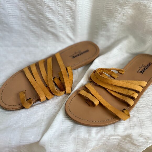 YELLOW STRAP FLATS - Picture 1 of 2